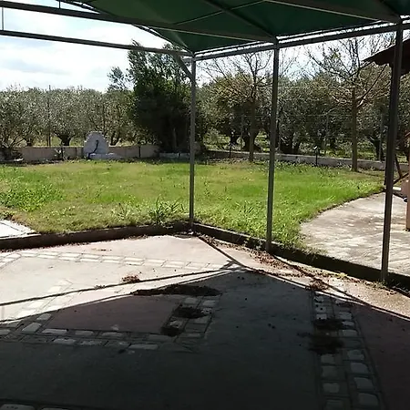 Kariani Country House Ferienhaus Ofrínion